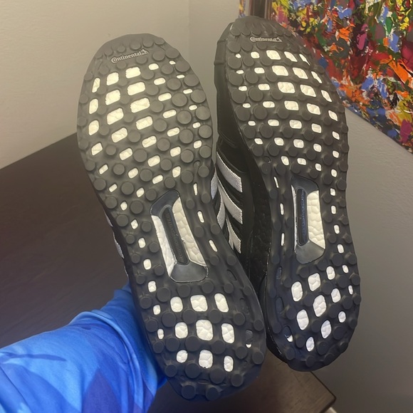 Adidas Ultra Boosts Size 9.5 - NO OG Box, can provide replacement. Lightly worn. - Picture 12 of 12